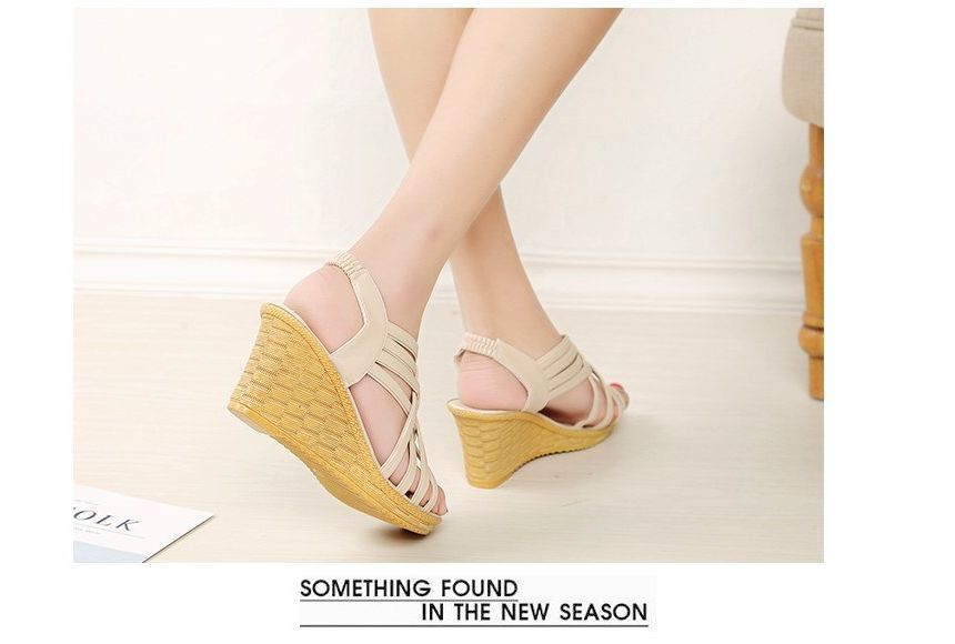 Strappy Sandals Wedge-Heel