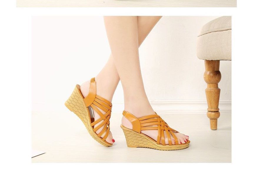 Strappy Sandals Wedge-Heel