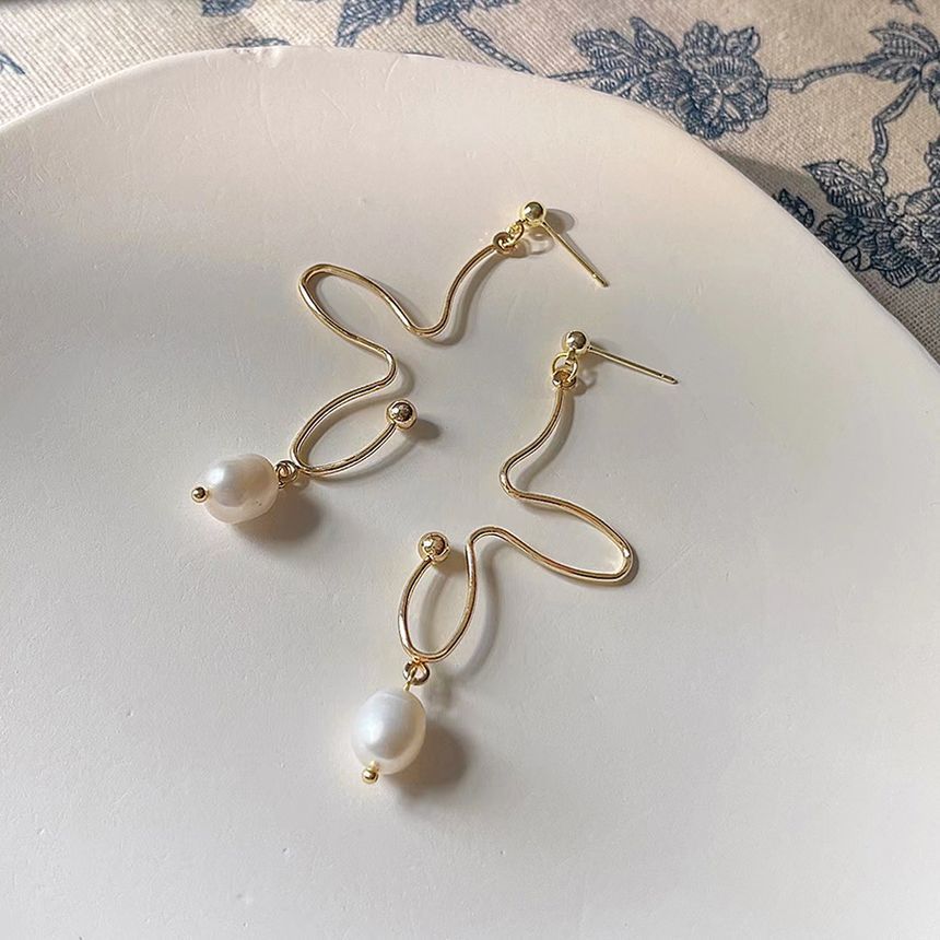 Freshwater Pearl Drop Earring