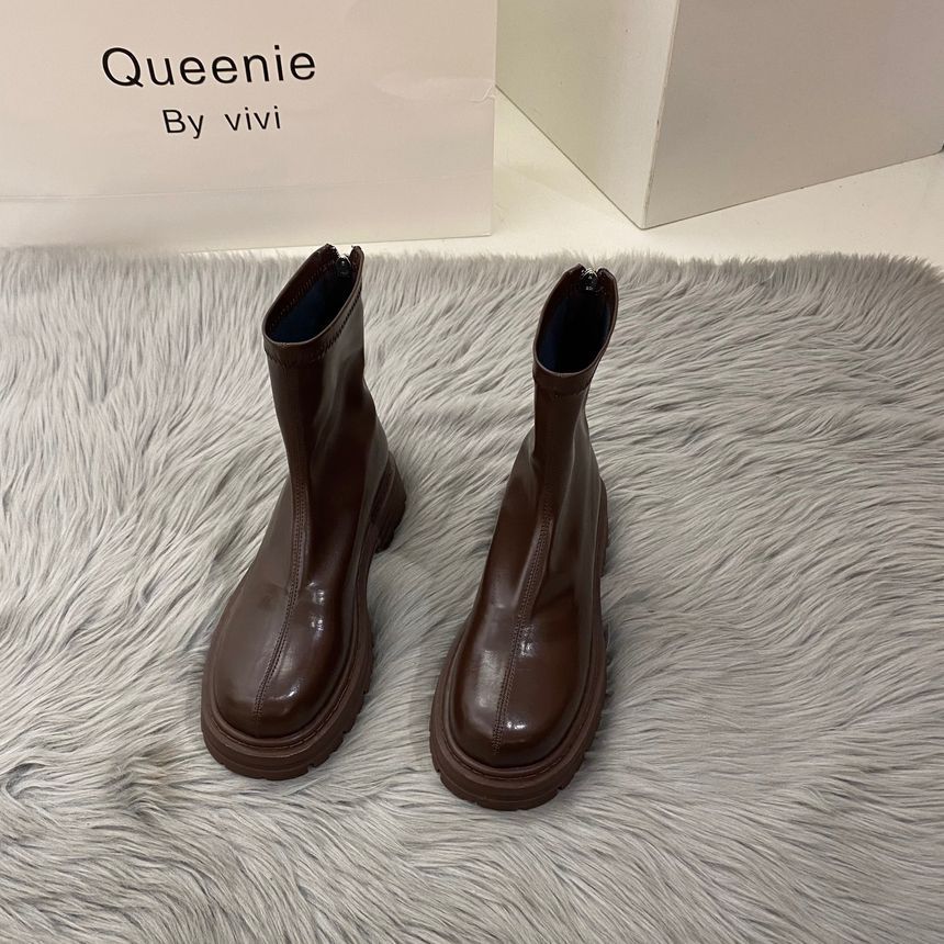 Boots Heel Block Short