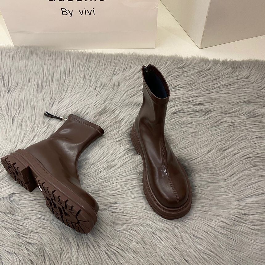 Boots Heel Block Short