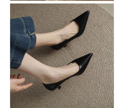 Pointed Heel Pumps Kitten