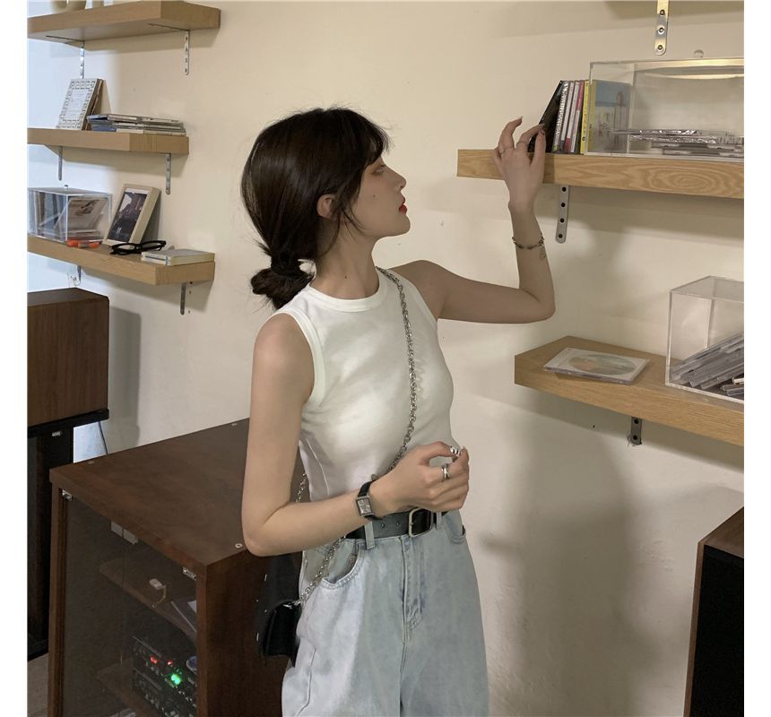 Tank Plain Top Neck Round Crop