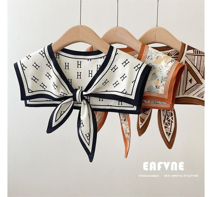 Collar Decorative Print