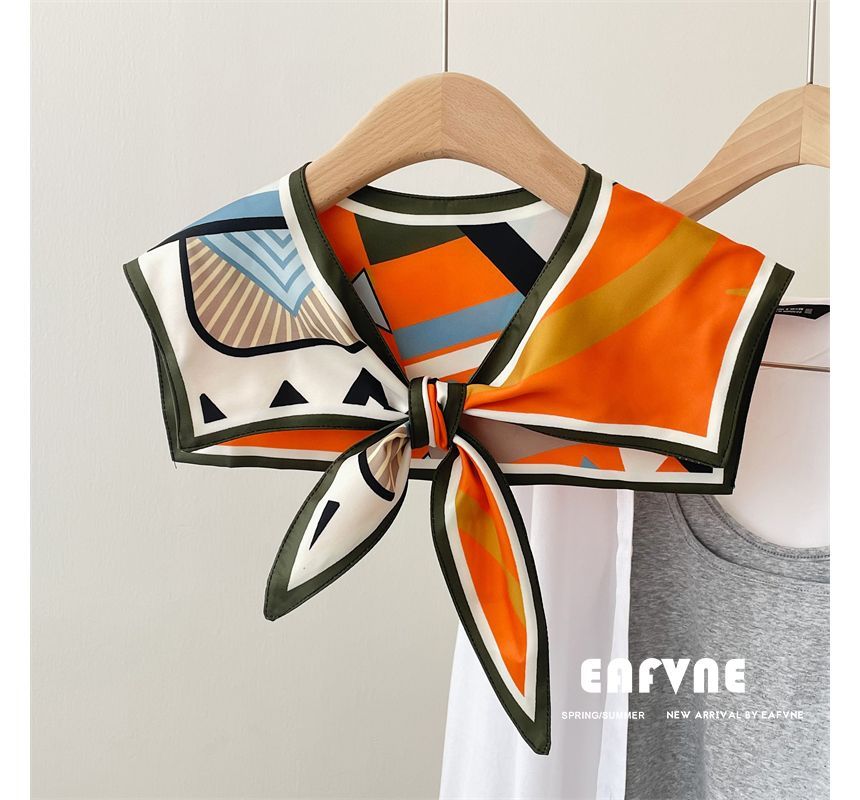 Collar Decorative Print