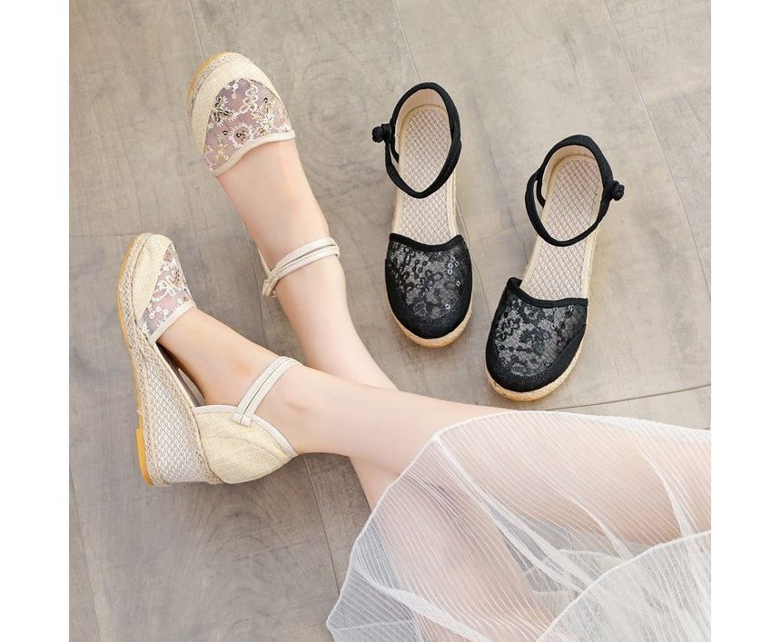 Flower Sandals Embroidered Wedge