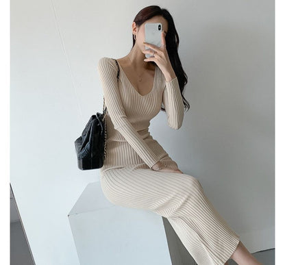 Long-Sleeve Plain Knit Sheath Dress