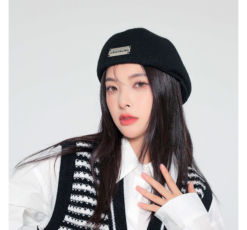 Beret Detail Plain Tag