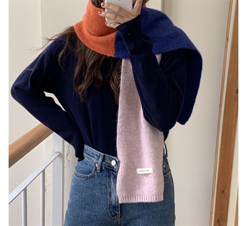 Applique Scarf Color Lettering Block Knit