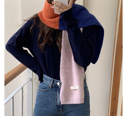 Applique Scarf Color Lettering Block Knit