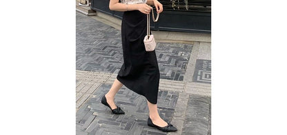 Pointed-Toe Flats Knotted