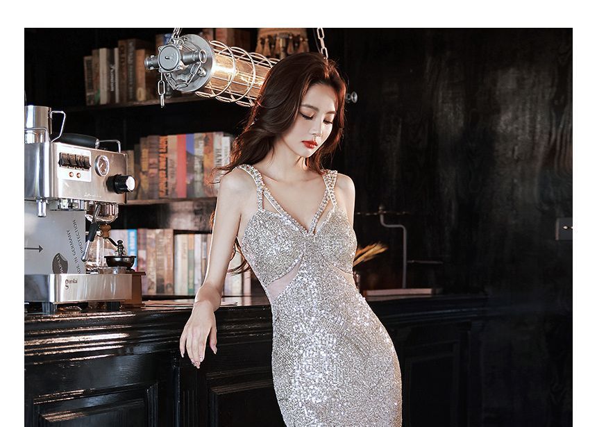 Sleeveless V-Neck Sequined Mermaid Evening Gown