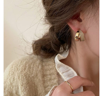 Open Alloy Hoop Earring