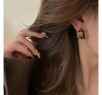 Open Alloy Hoop Earring