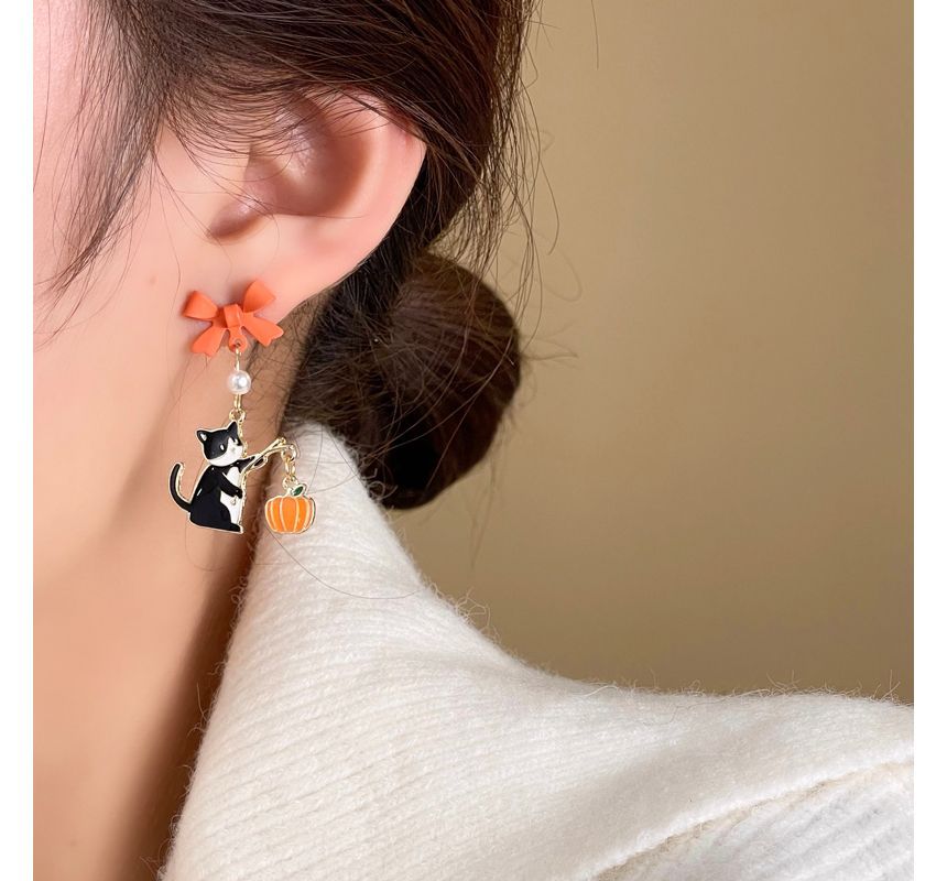 On Drop Enamel Earring Halloween / Clip