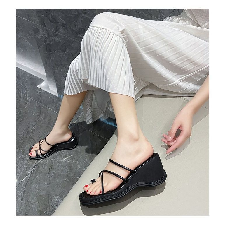 Loop Toe Wedge-Heel Sandals