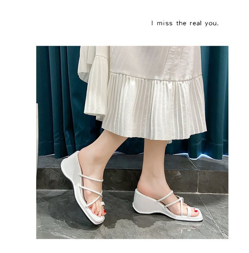 Loop Toe Wedge-Heel Sandals