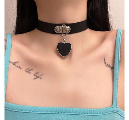 Leather Faux Heart Pendant Choker
