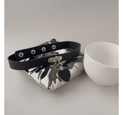 Leather Faux Heart Pendant Choker