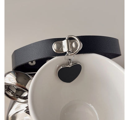 Leather Faux Heart Pendant Choker