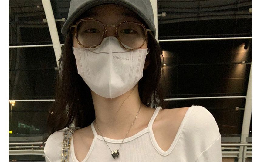 Slim-Fit Cold-Shoulder Long-Sleeve Top Print