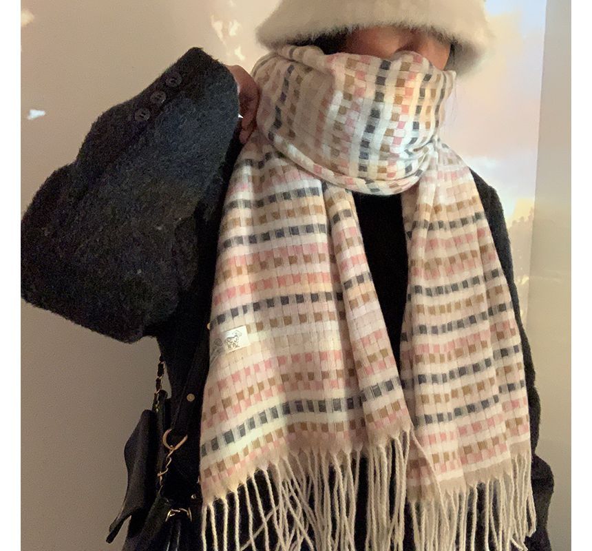 Plaid Fringed Trim Winter Scarf