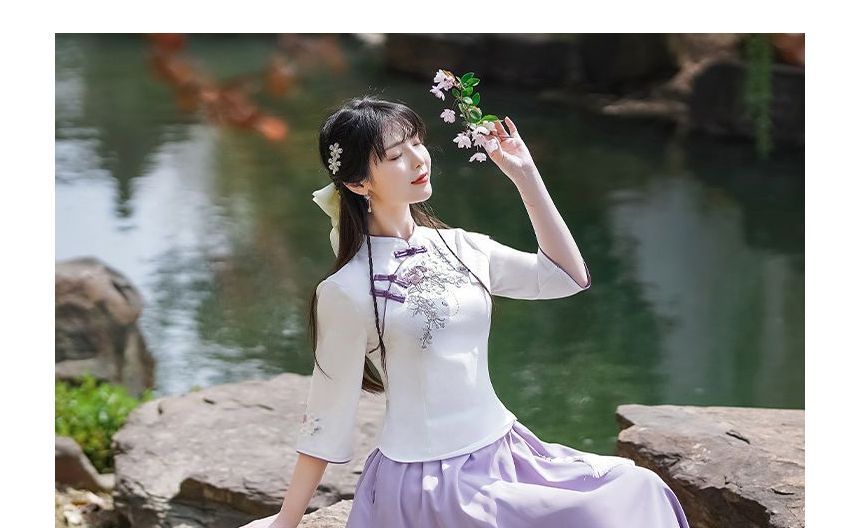 3/4-Sleeve Mock Neck Floral Embroidered Hanfu Top