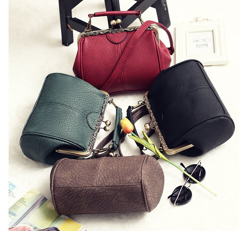 Top Lock Plain Handle Bag Crossbody Kiss