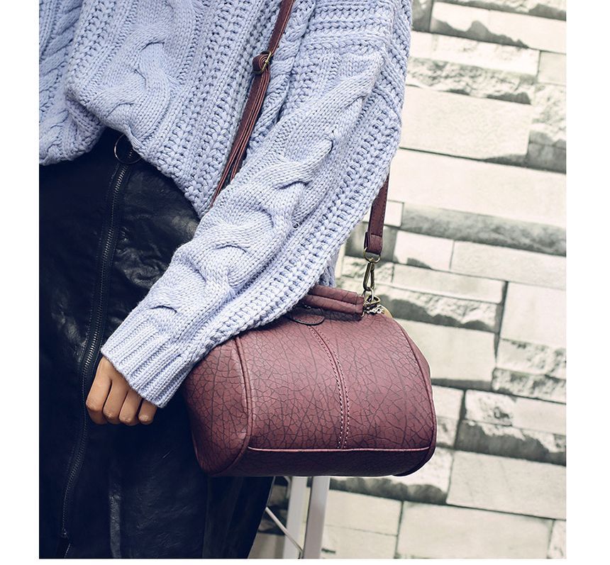 Top Lock Plain Handle Bag Crossbody Kiss