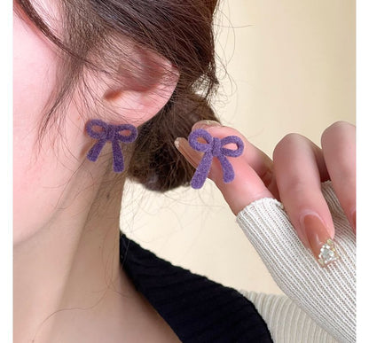 Flocking Earring Bow Stud