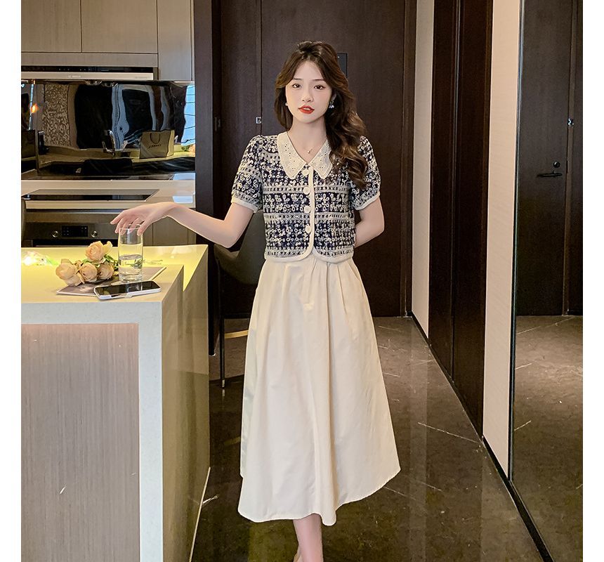 Puff-Sleeve Floral Print Lace Collar Button-Up Blouse / High Waist Plain Midi A-Line Skirt / Set