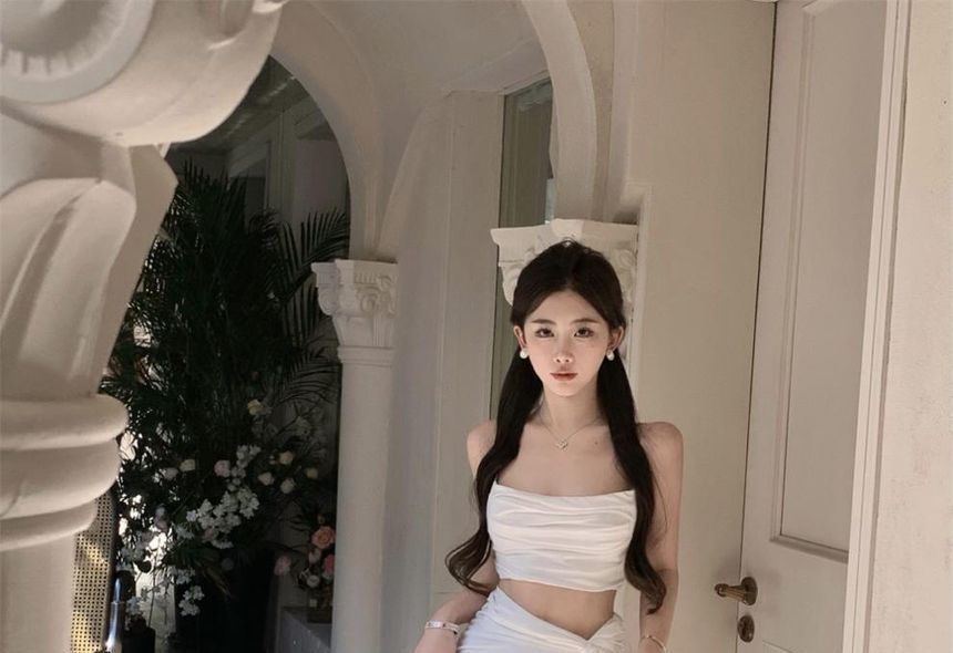 Twist Slit Waist Top Camisole High Ruched High-Low A-Line Skirt + Set: Crop Plain