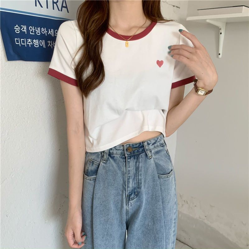 Contrast Cropped Short-Sleeve Embroidered Tee Heart Trim