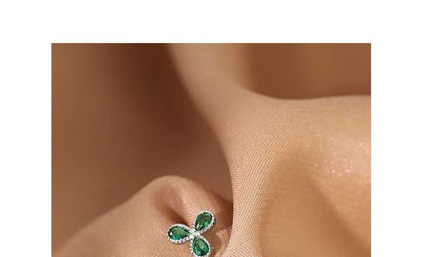 Rhinestone Leaf Stud Earring