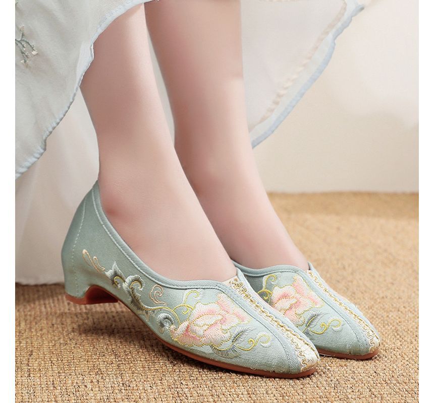 Floral Embroidered Pumps Satin