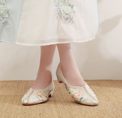 Floral Embroidered Pumps Satin