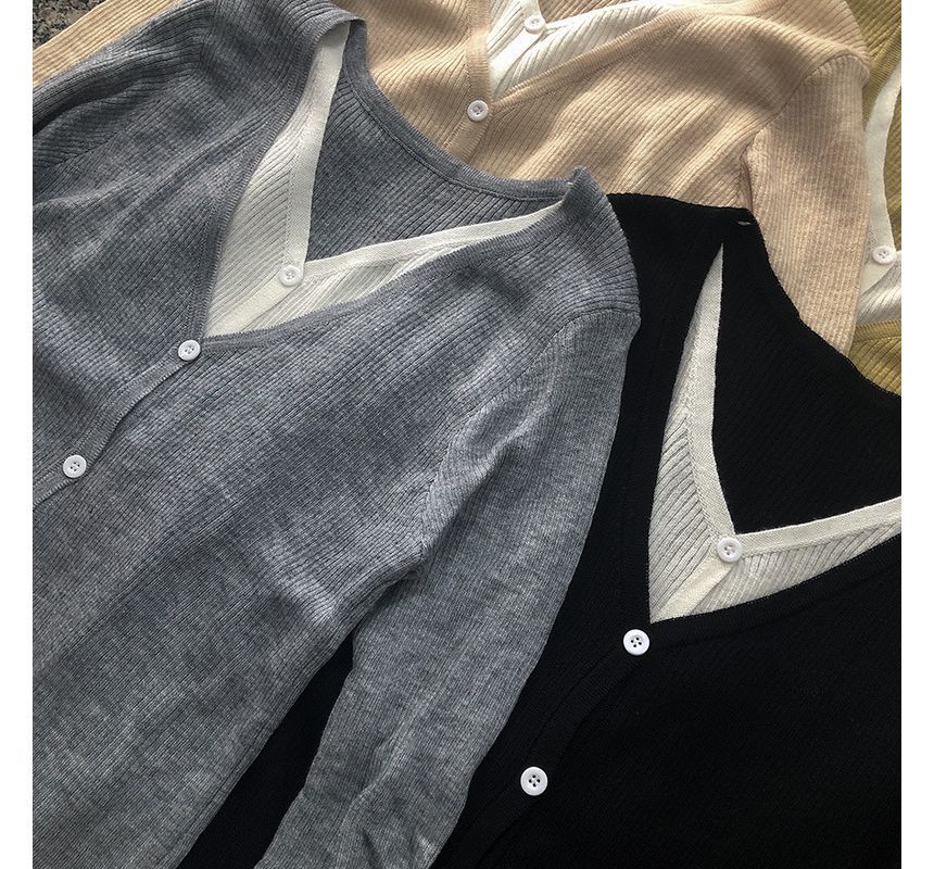 Two Button-Up Tone V-Neck Two-Piece Top Long-Sleeve Knit Mock