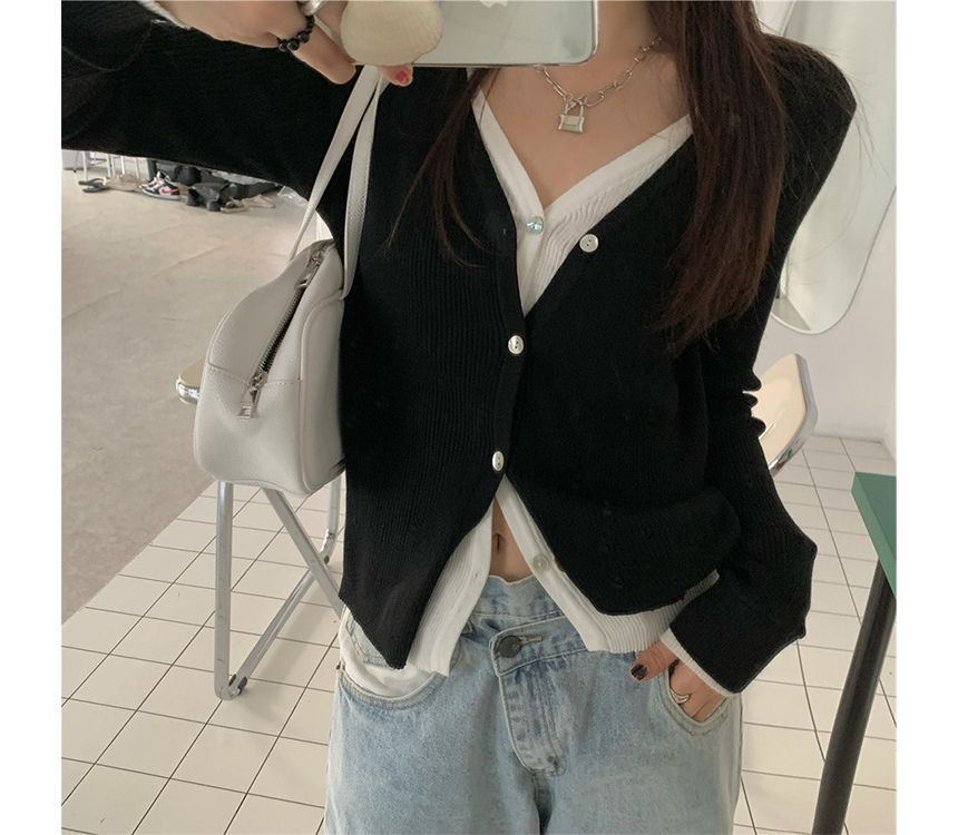 Two Button-Up Tone V-Neck Two-Piece Top Long-Sleeve Knit Mock