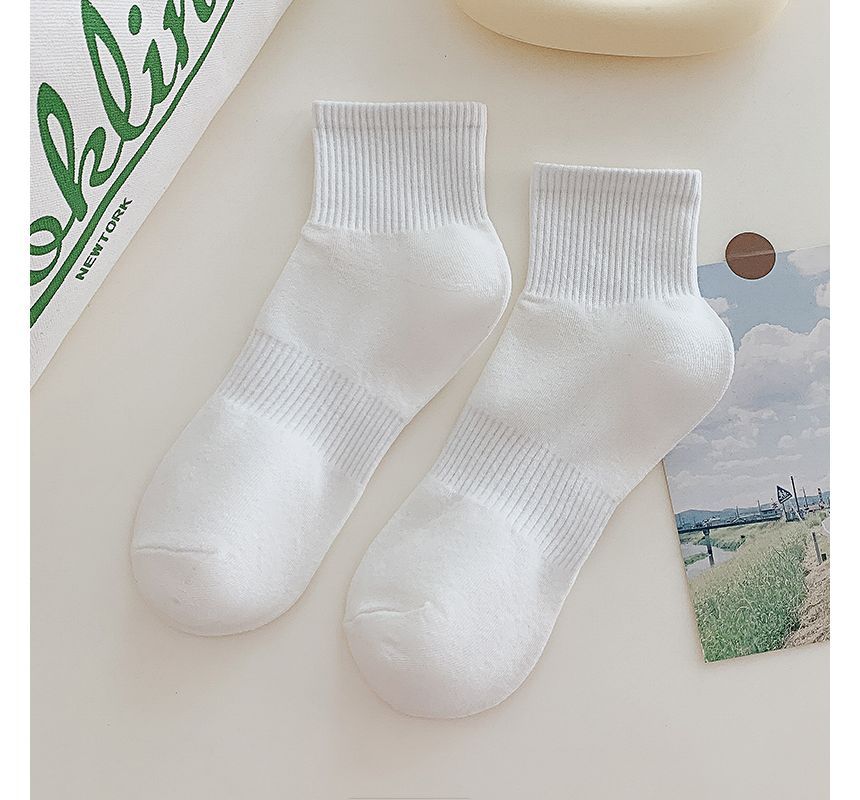 Set of 3 Pairs: Plain Ribbed Socks