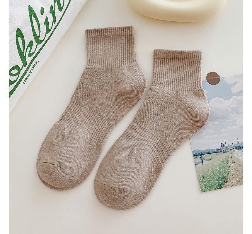 Set of 3 Pairs: Plain Ribbed Socks