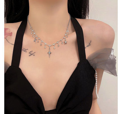 Star Rhinestone Alloy Fringed Choker