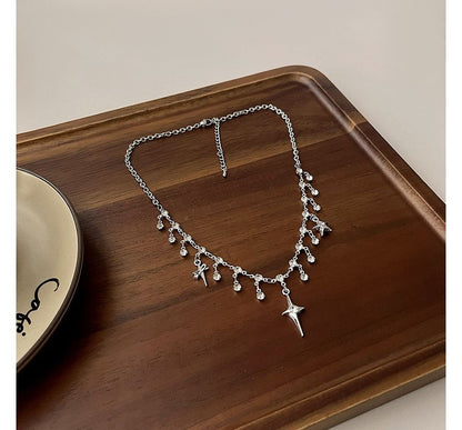 Star Rhinestone Alloy Fringed Choker