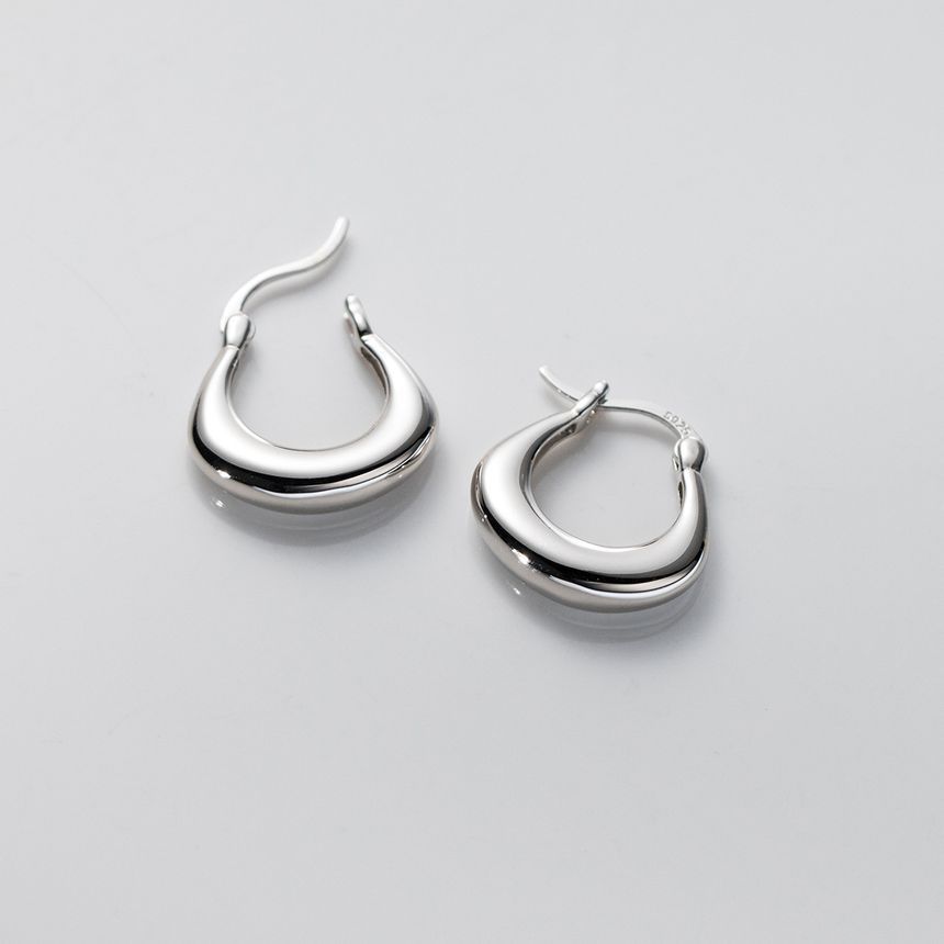 Polished U Shape Sterling Silver Earring