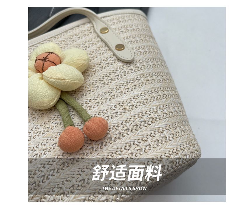 Flower Detail Straw Tote Bag