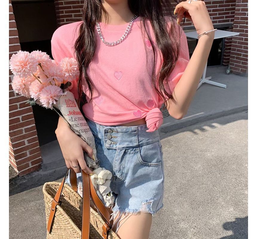 Tee Embroidered Neck Short-Sleeve Heart Round