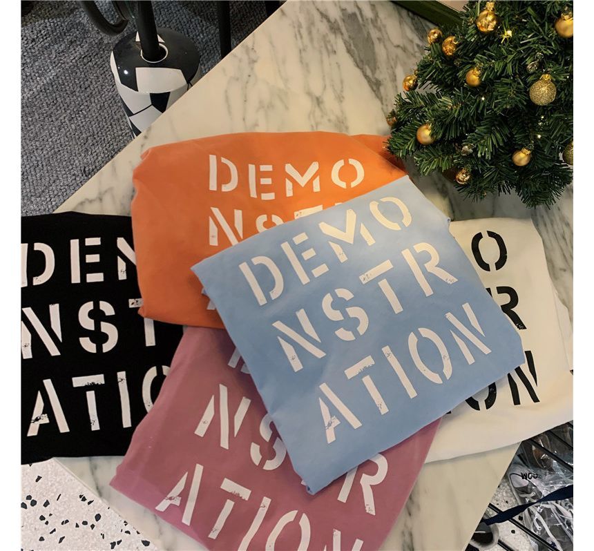 Round Short-Sleeve Neck Tee Lettering