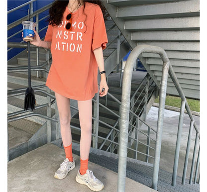 Round Short-Sleeve Neck Tee Lettering