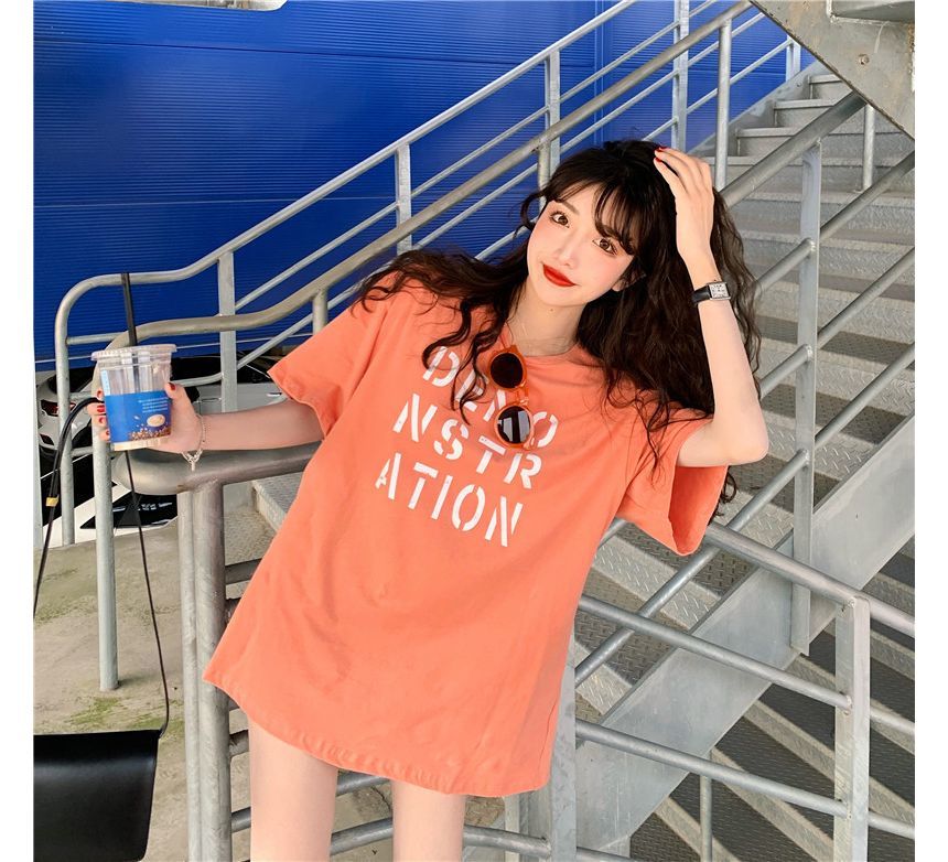 Round Short-Sleeve Neck Tee Lettering