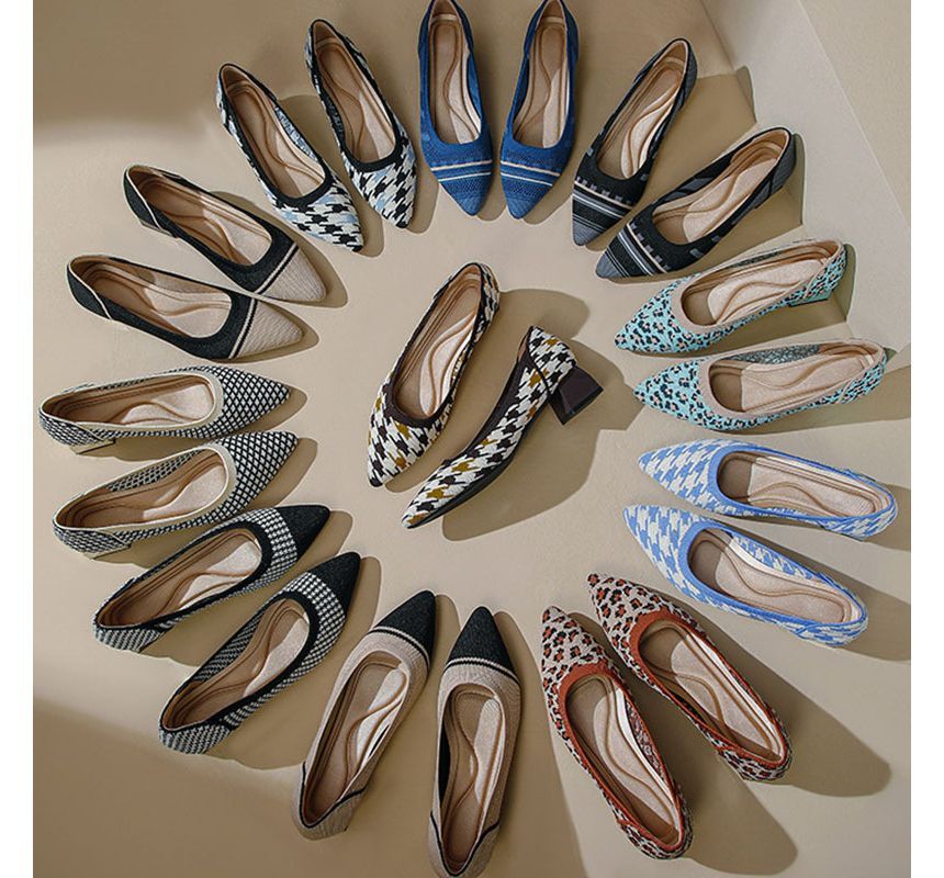 Escarpins à talons épais et pointus à motifs
