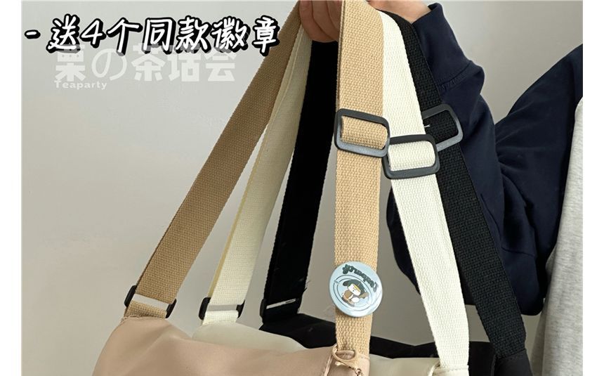 Plain Buckled Flap Crossbody Bag